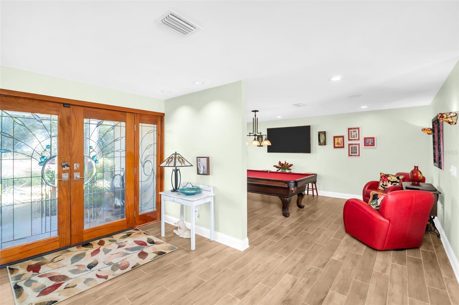 TB8432607 Property Photo