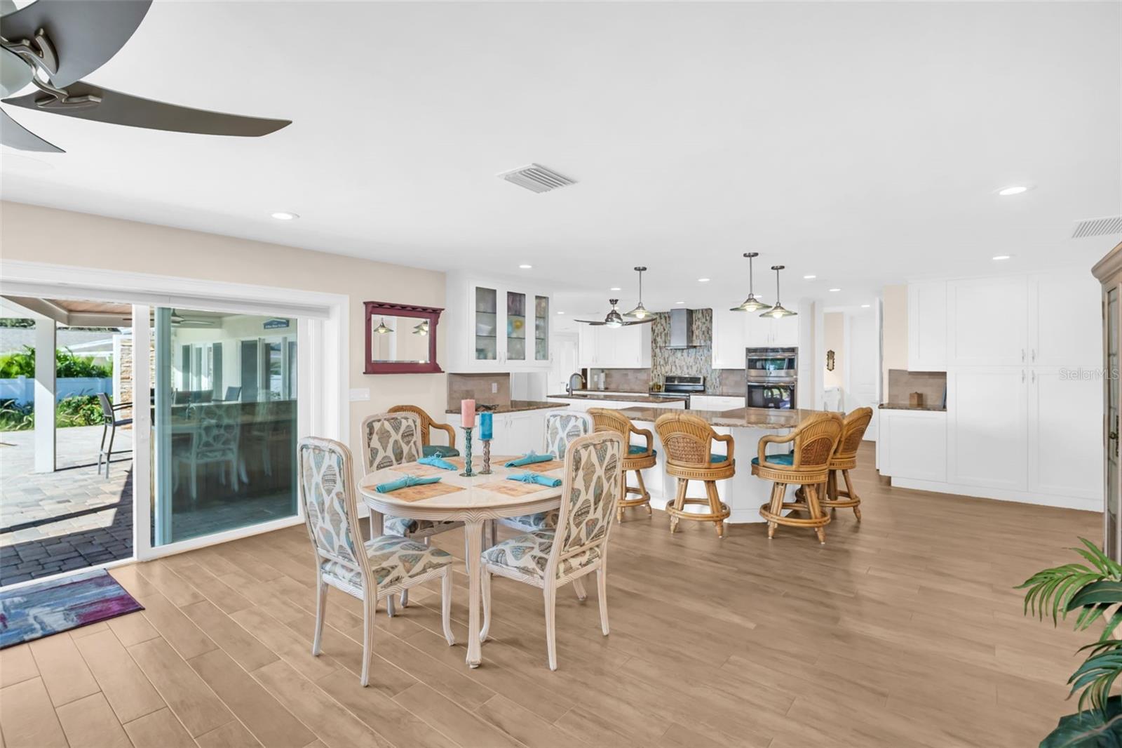 TB8432607 Property Photo