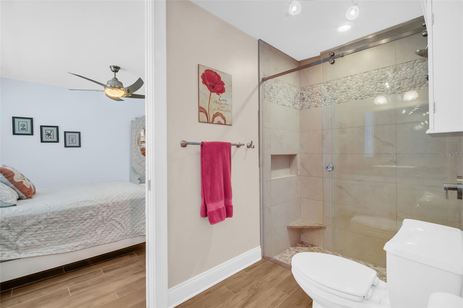 TB8432607 Property Photo