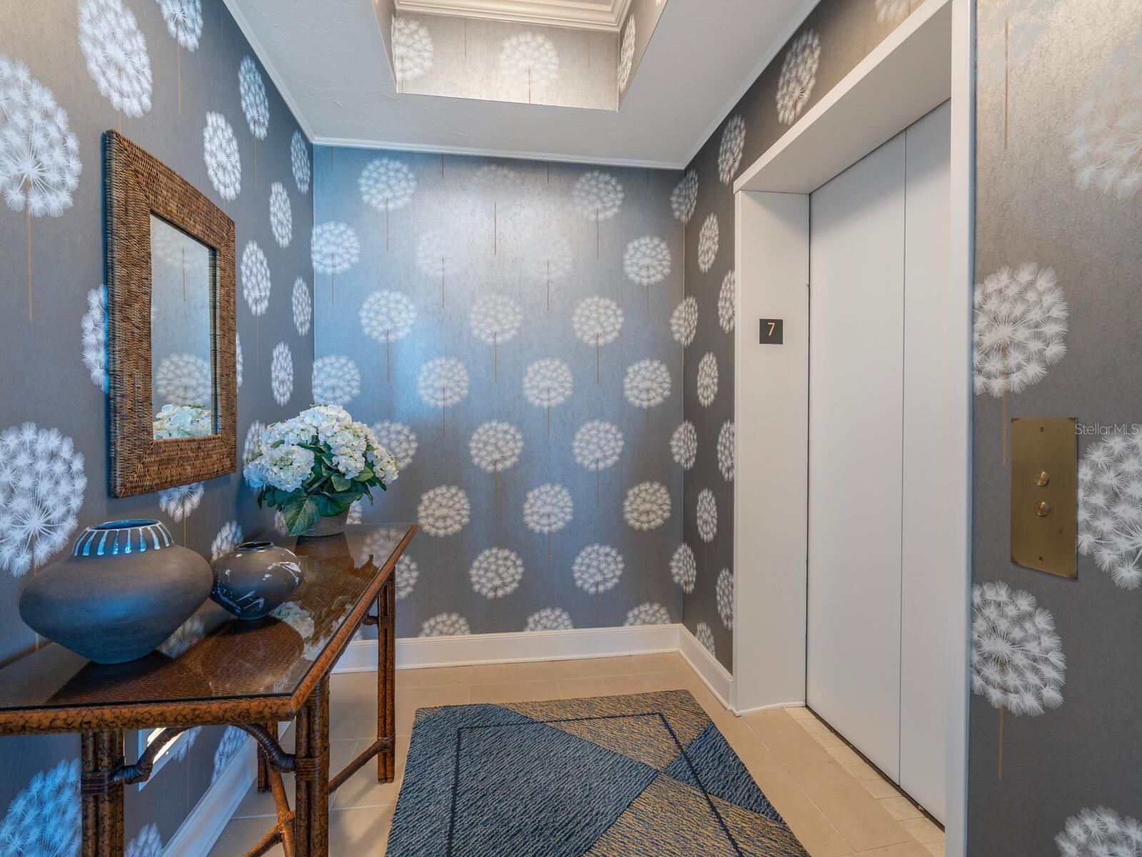 1281 GULF OF MEXICO DR #704, LONGBOAT KEY, FL, 34228