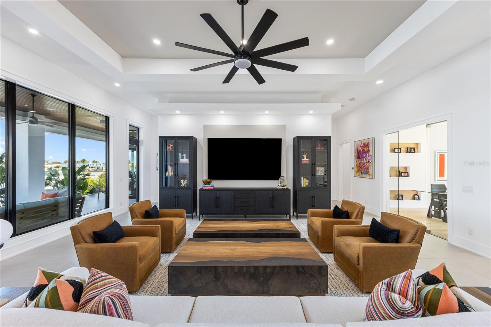 TB8432616 Property Photo