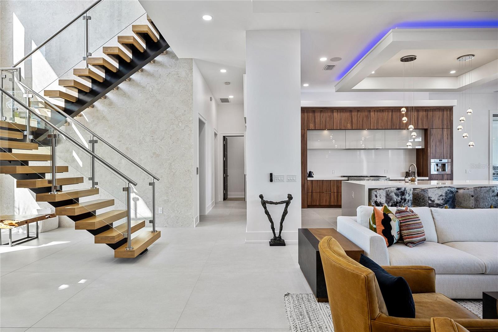 TB8432616 Property Photo