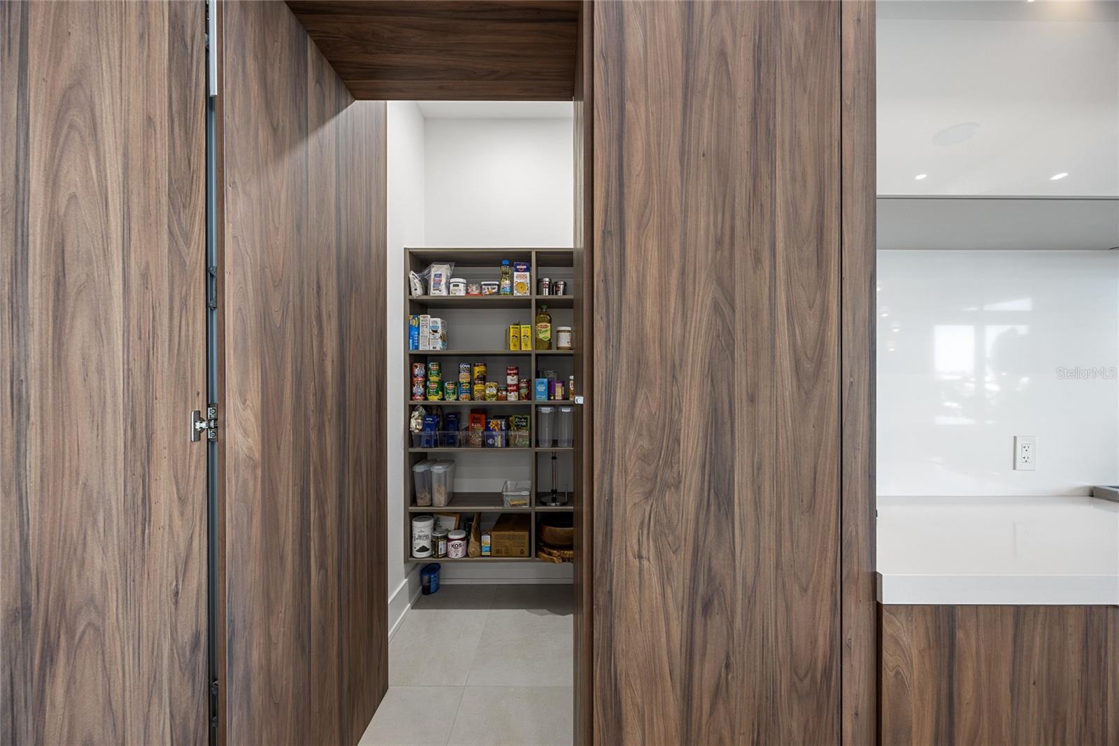 TB8432616 Property Photo