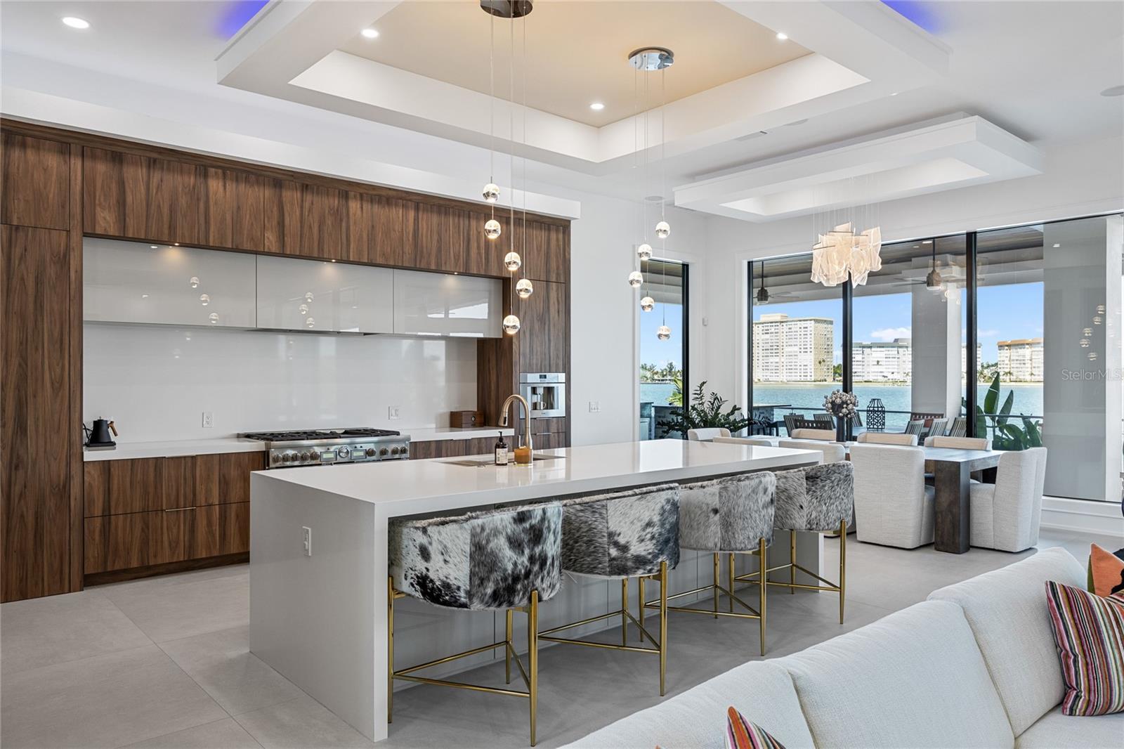 TB8432616 Property Photo