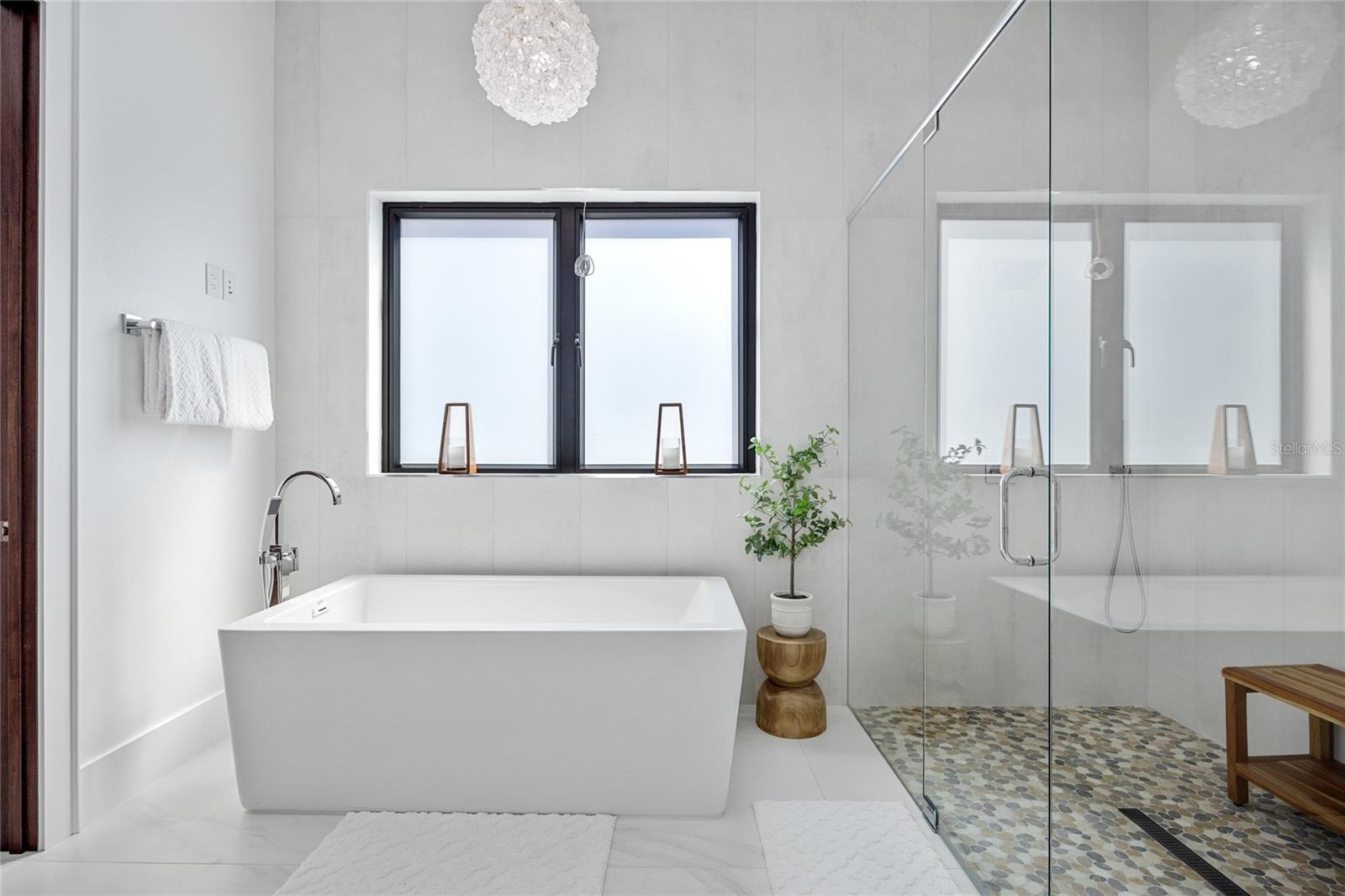 TB8432616 Property Photo