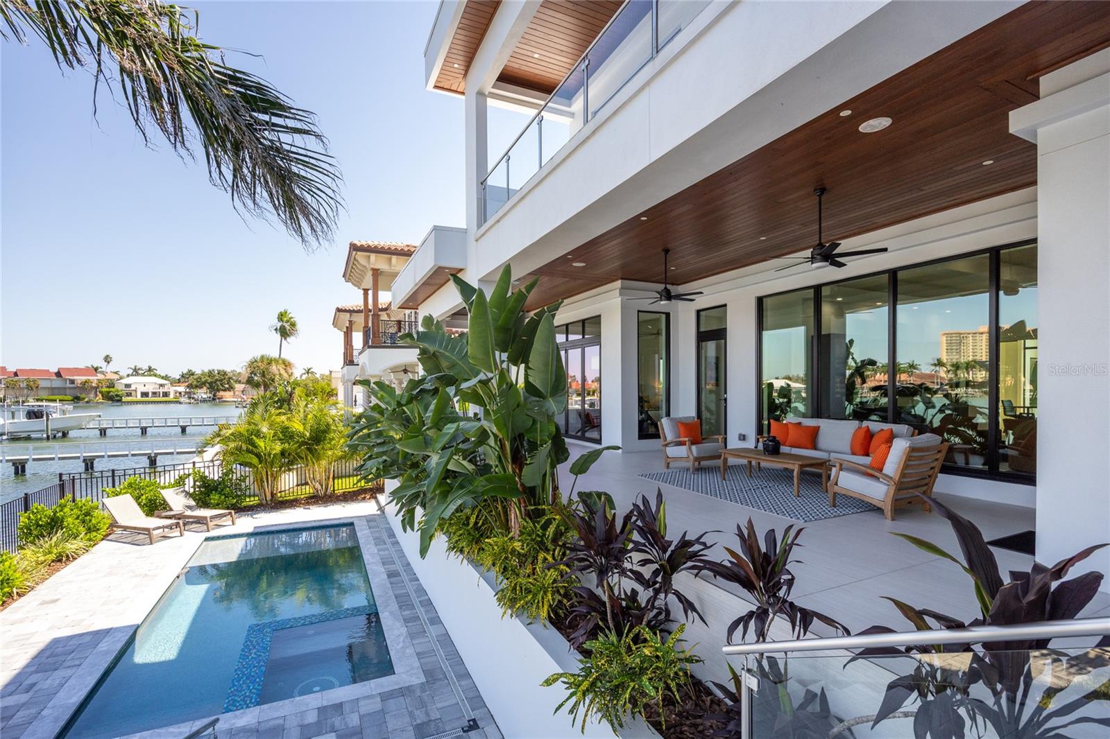 TB8432616 Property Photo