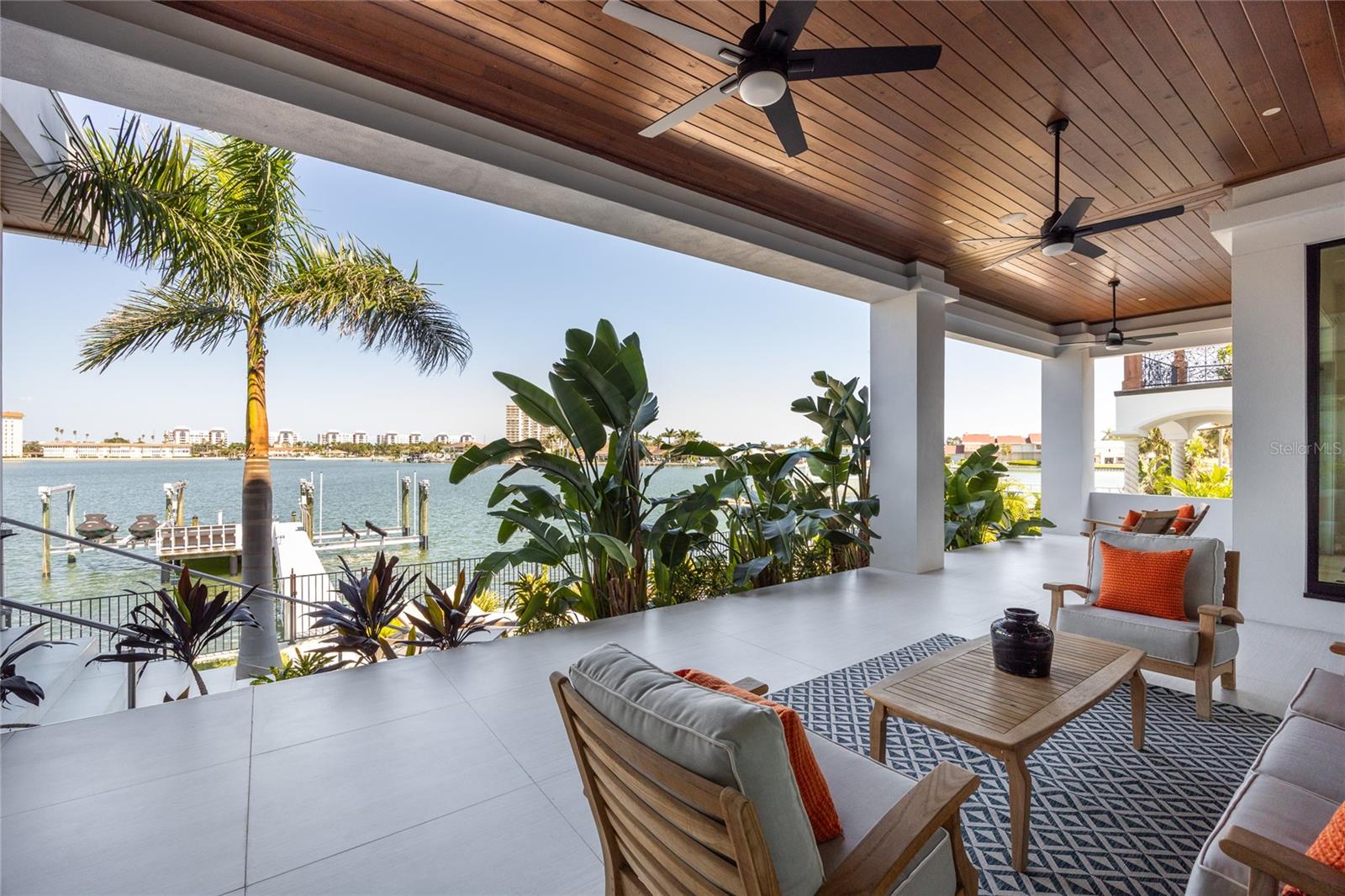 TB8432616 Property Photo