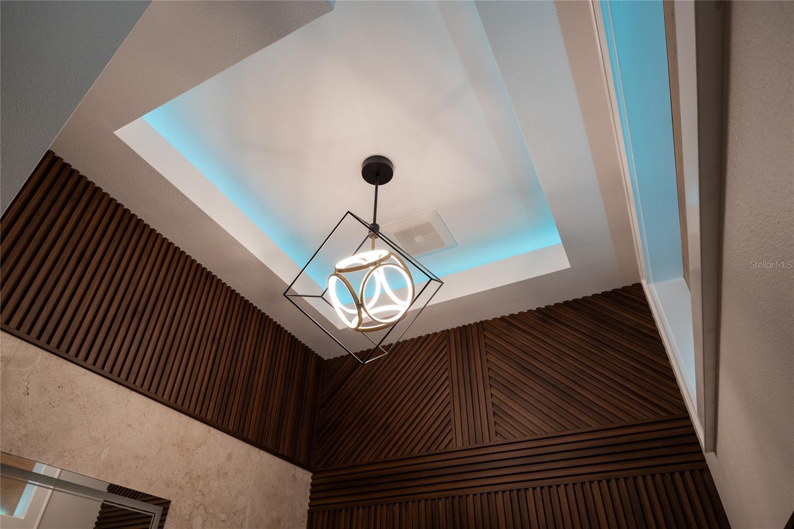 TB8432616 Property Photo