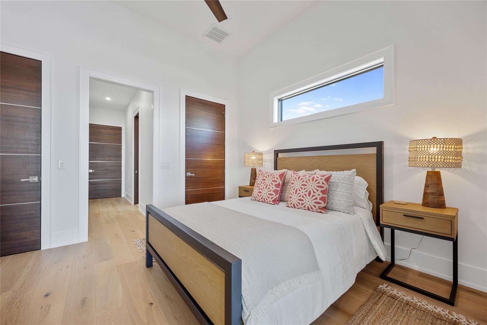 TB8432616 Property Photo