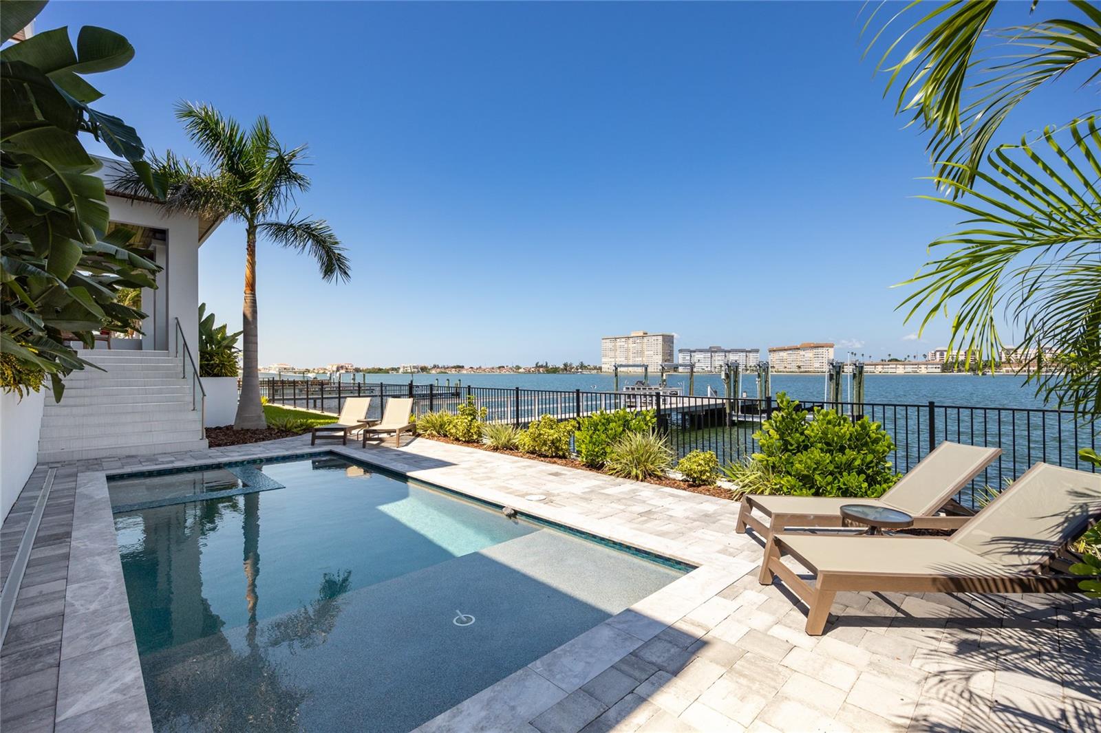 TB8432616 Property Photo