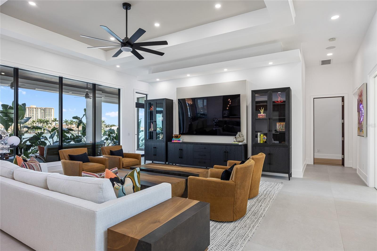 TB8432616 Property Photo