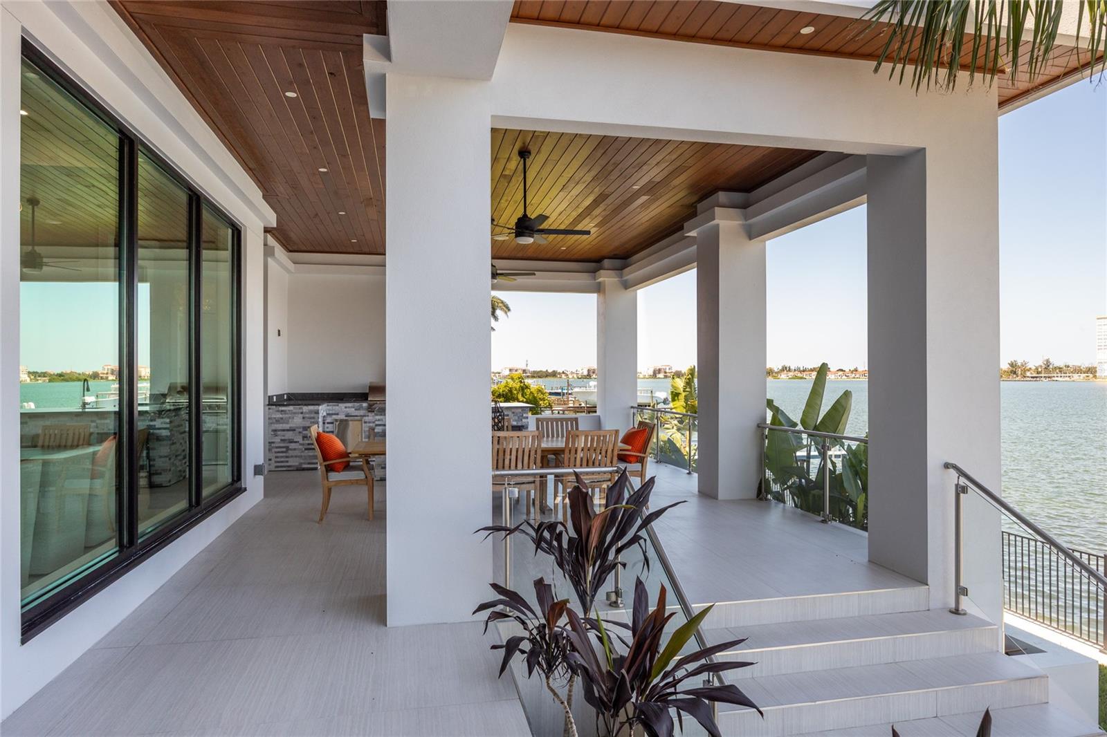 TB8432616 Property Photo