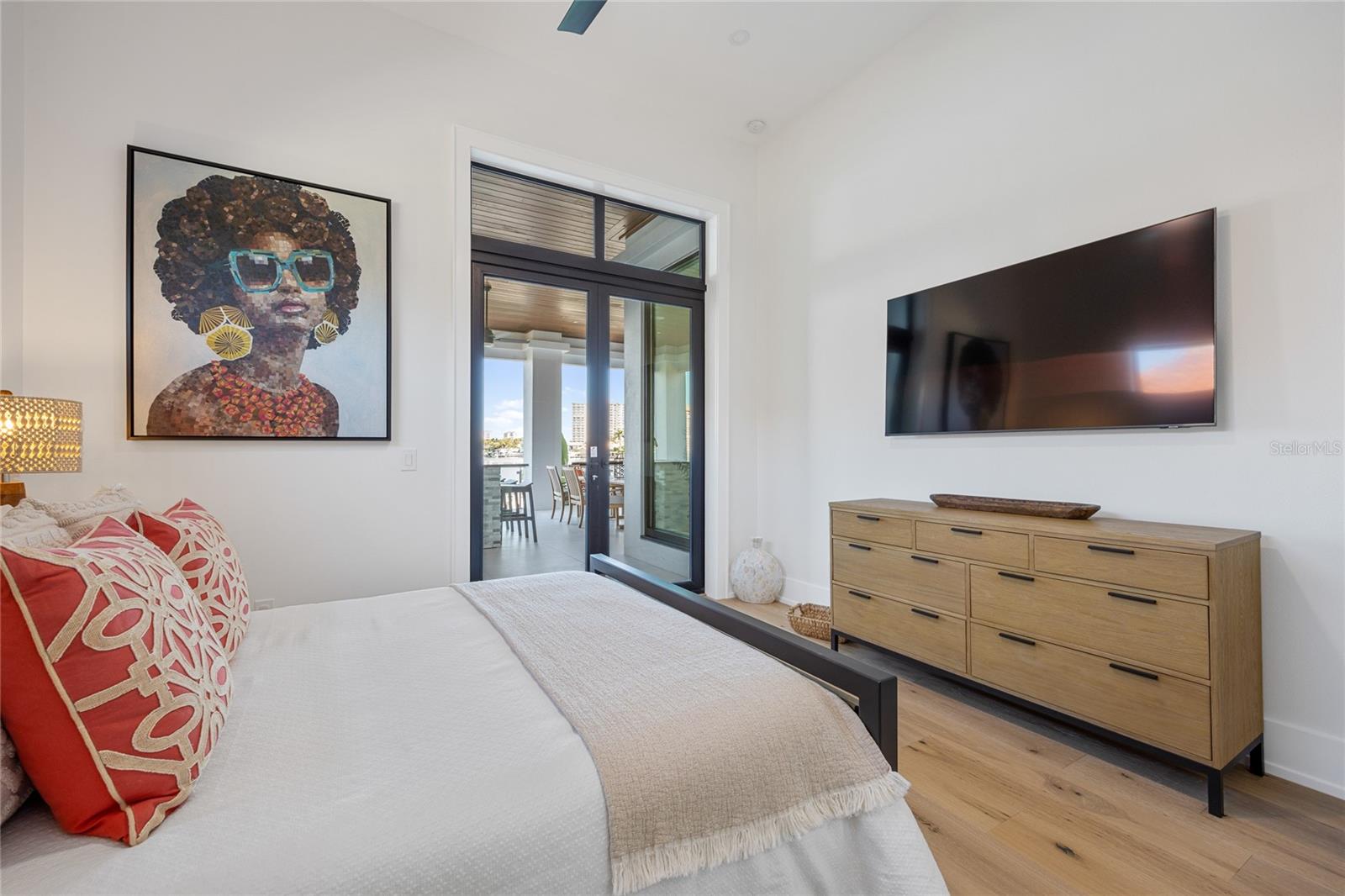 TB8432616 Property Photo