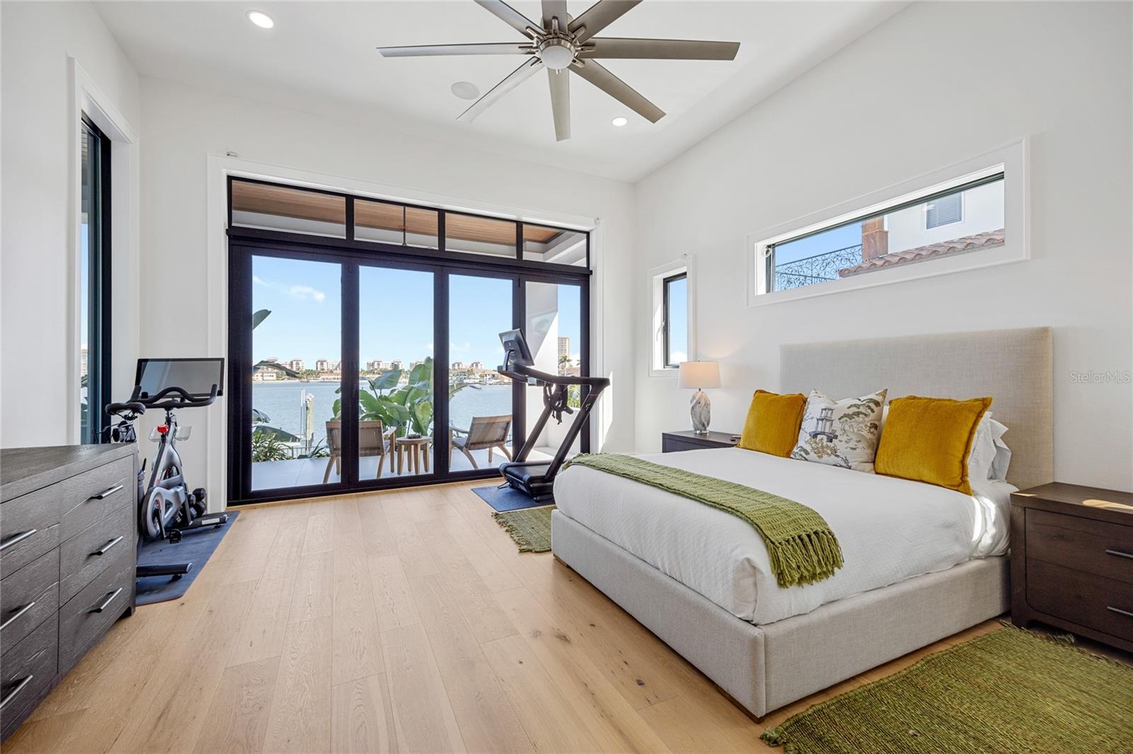 TB8432616 Property Photo