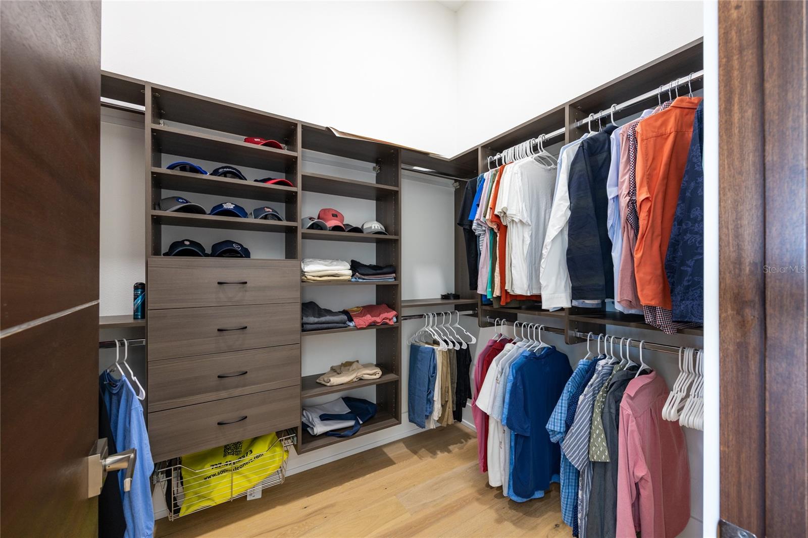 TB8432616 Property Photo