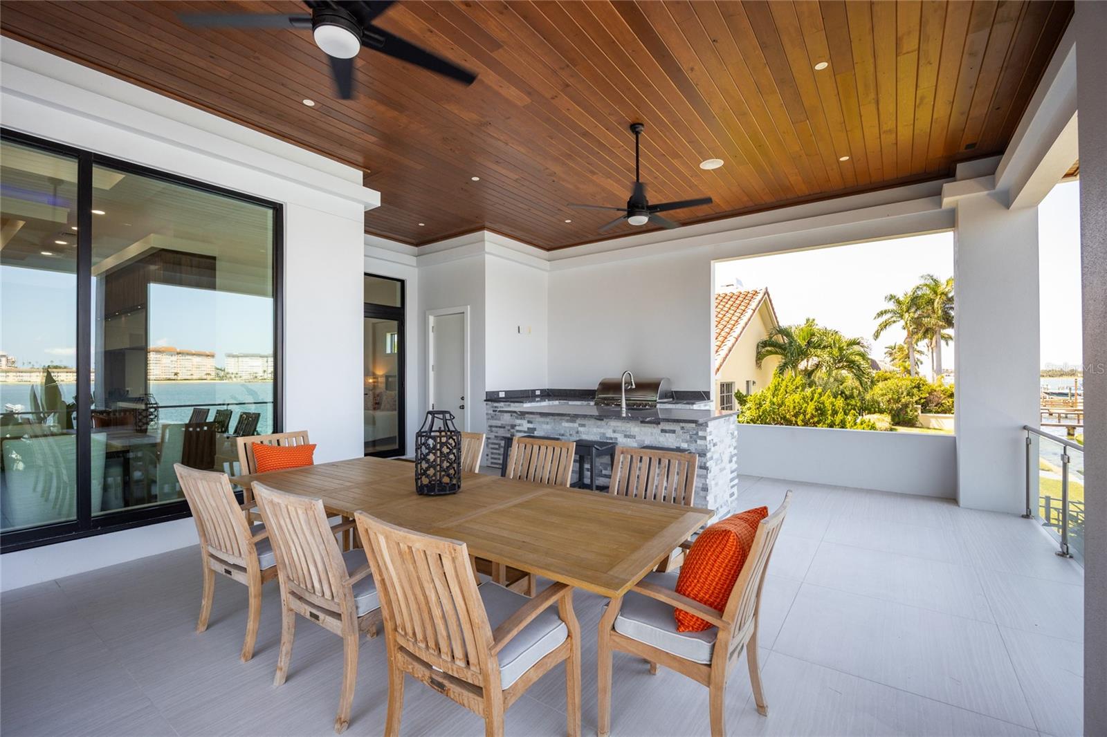 TB8432616 Property Photo