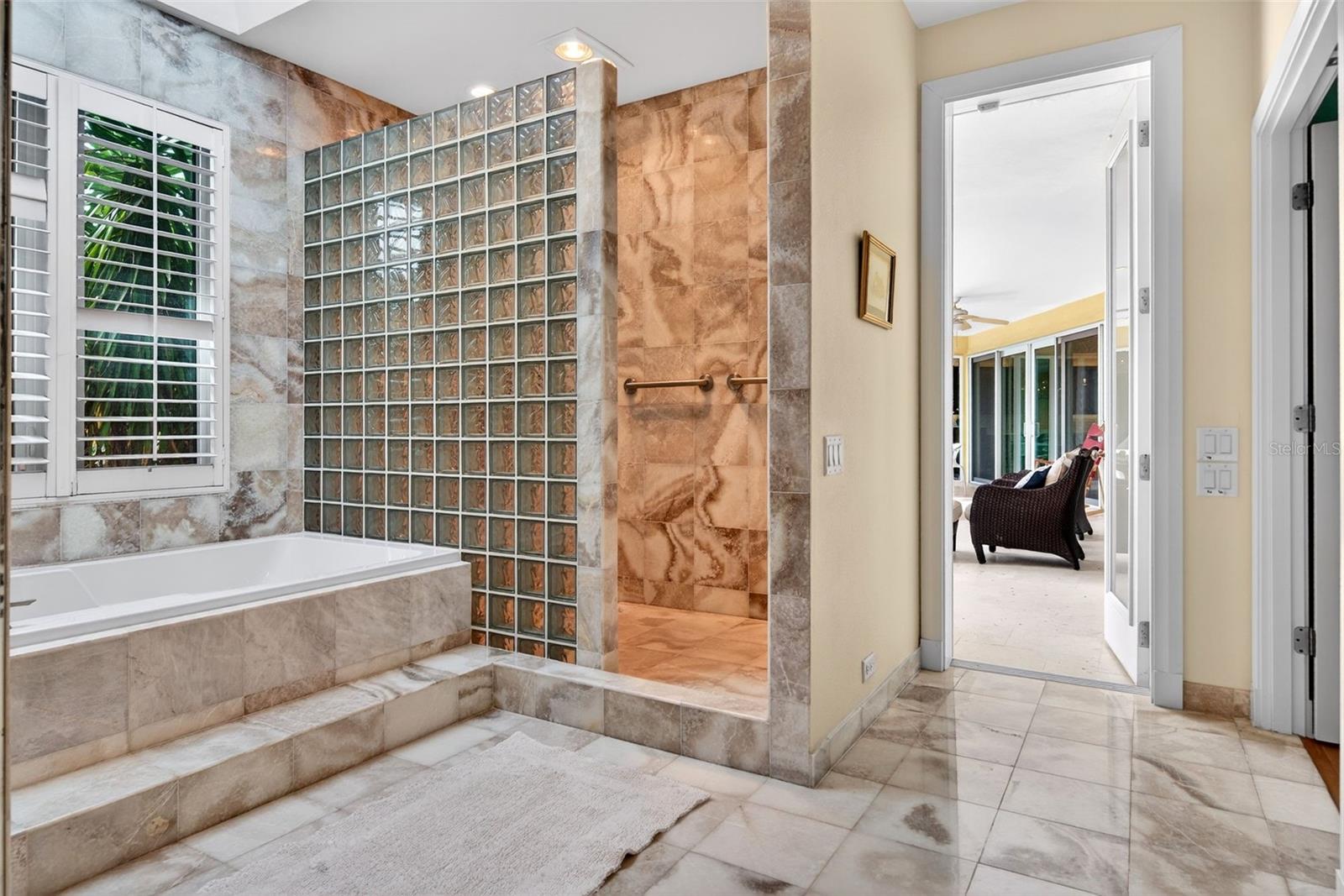 A4666688 Property Photo