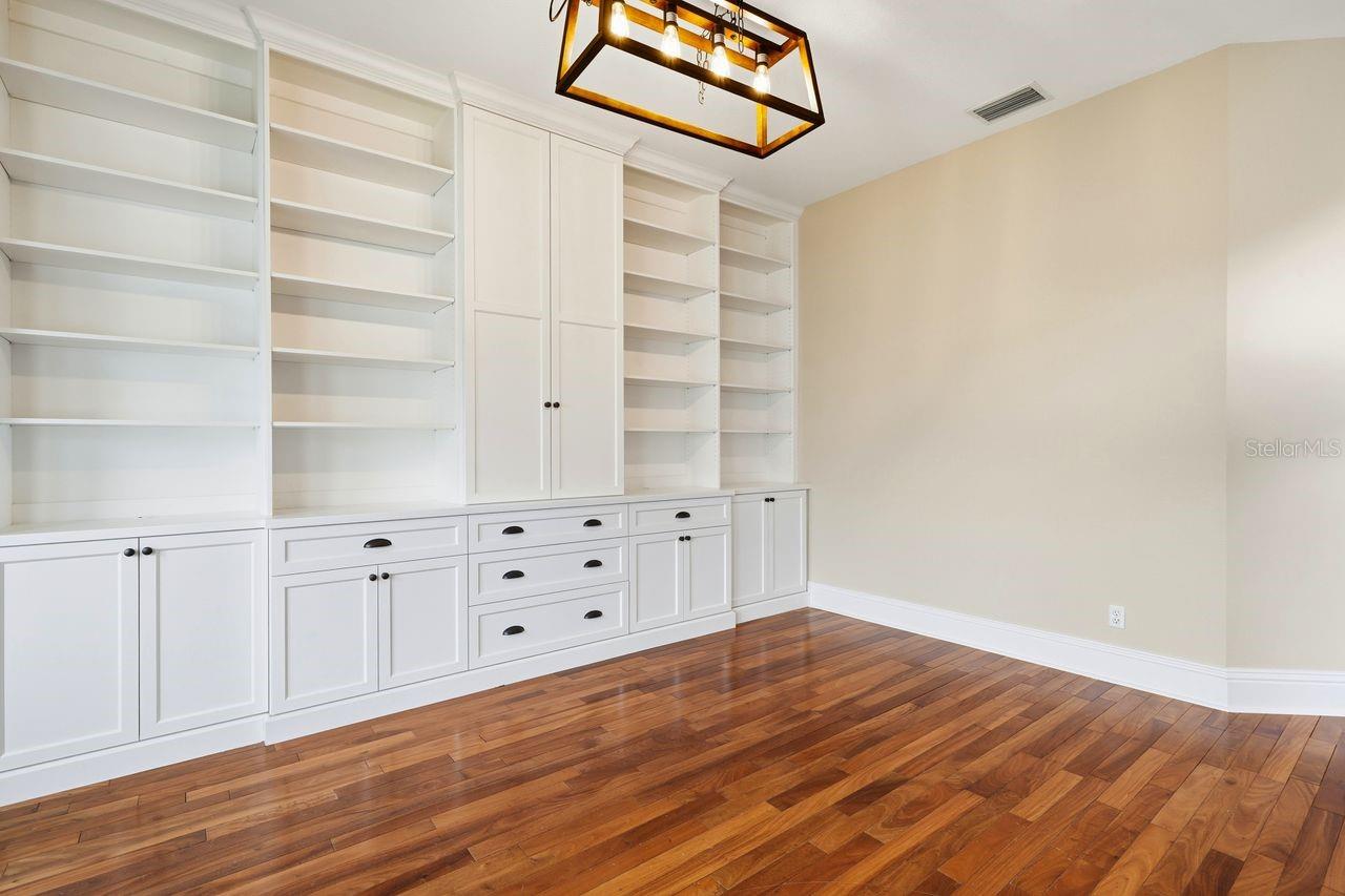 700 WESTFIELD CT, DUNEDIN, FL, 34698