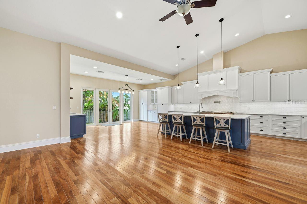 700 WESTFIELD CT, DUNEDIN, FL, 34698