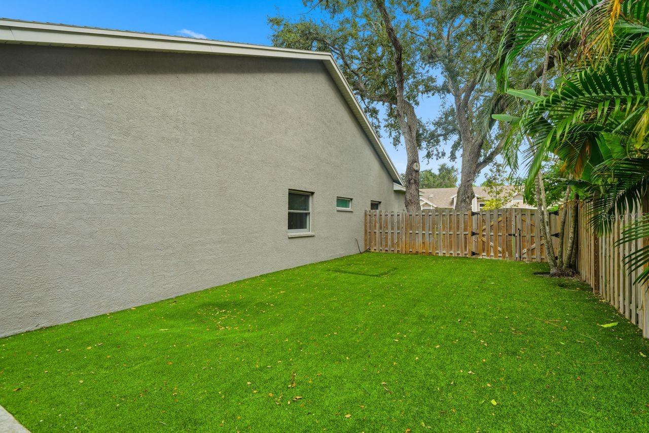 700 WESTFIELD CT, DUNEDIN, FL, 34698