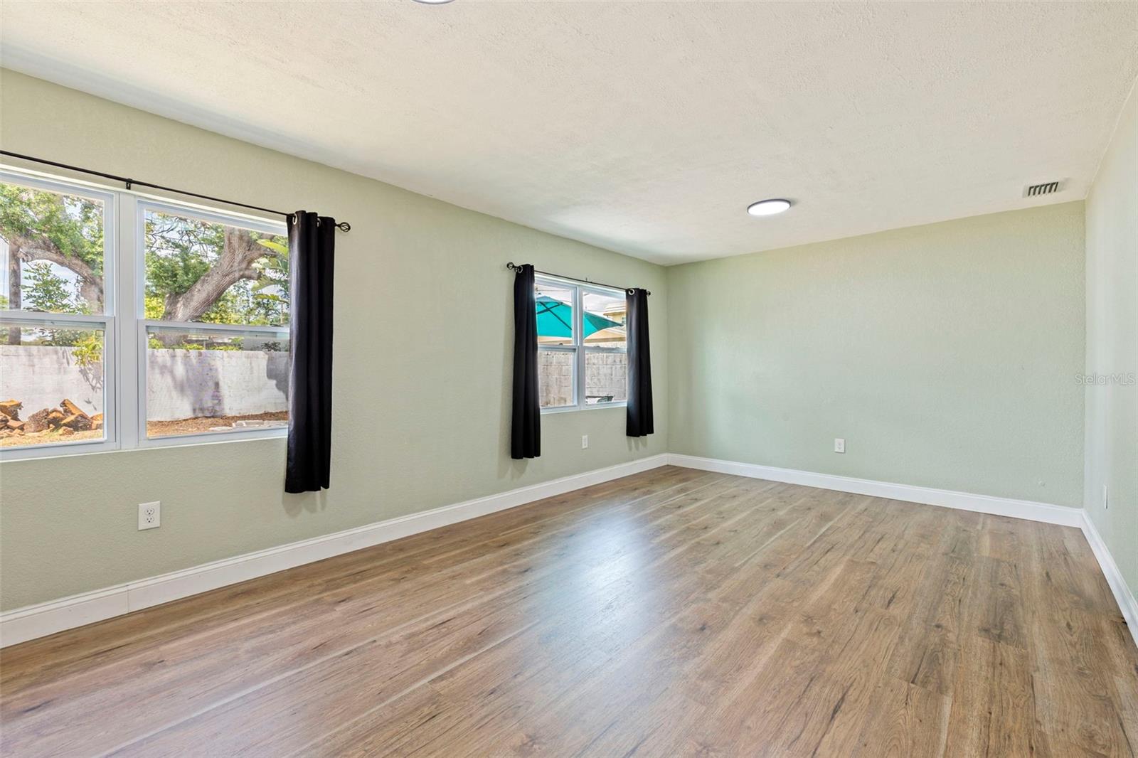 3911 12TH AVE N, ST PETERSBURG, FL, 33713