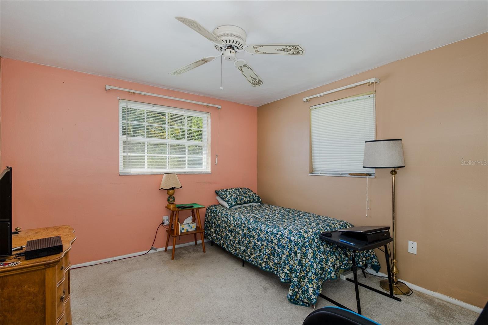 W7879390 Property Photo