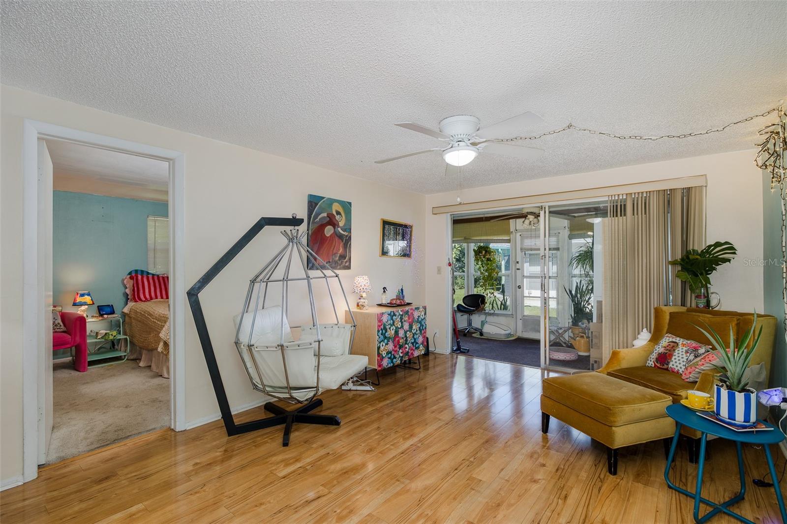 W7879390 Property Photo