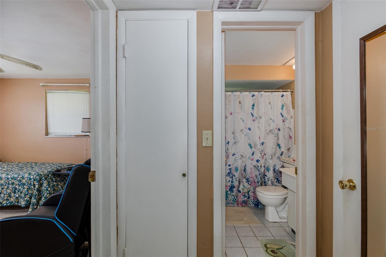 W7879390 Property Photo