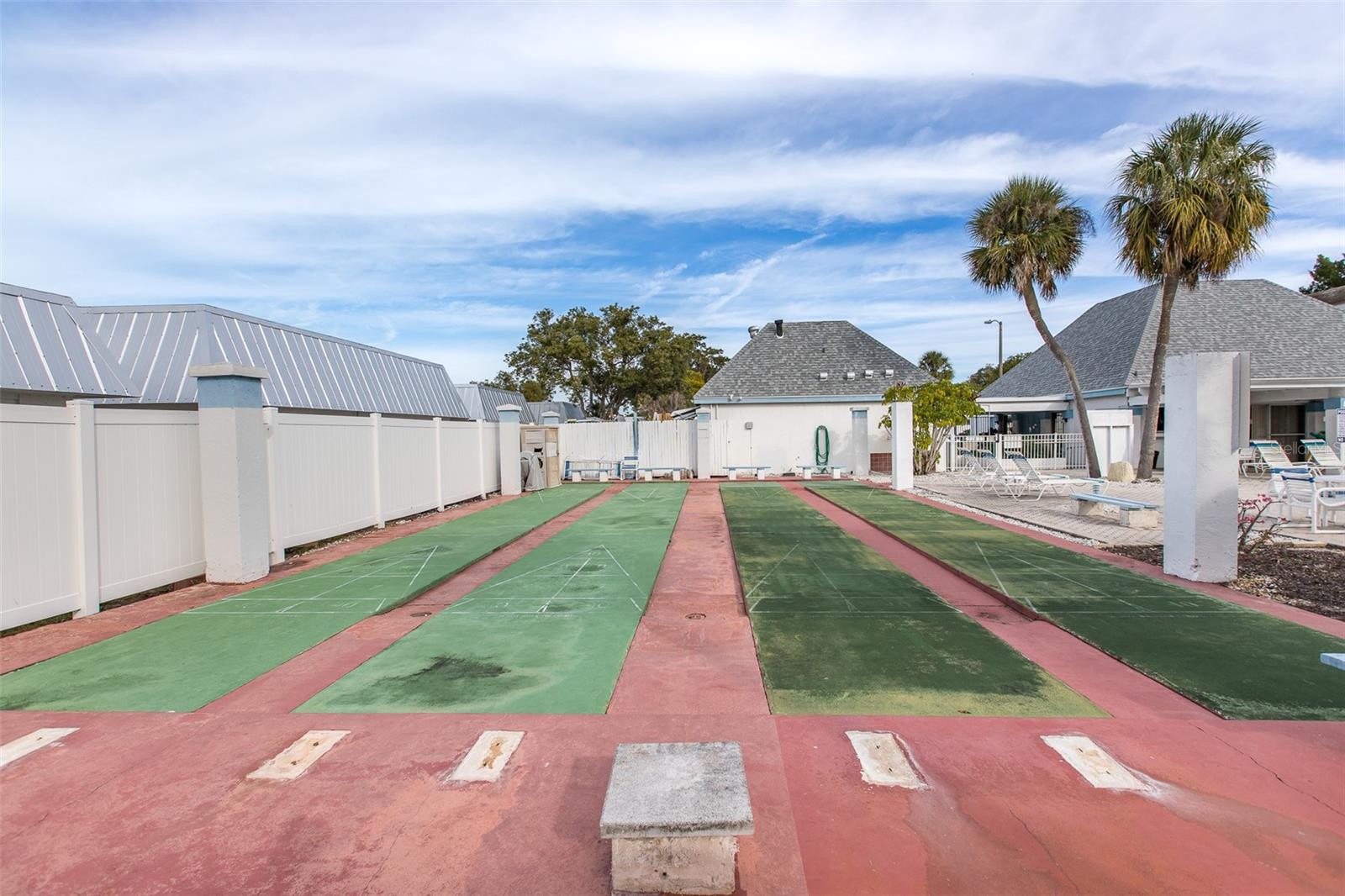 W7879390 Property Photo