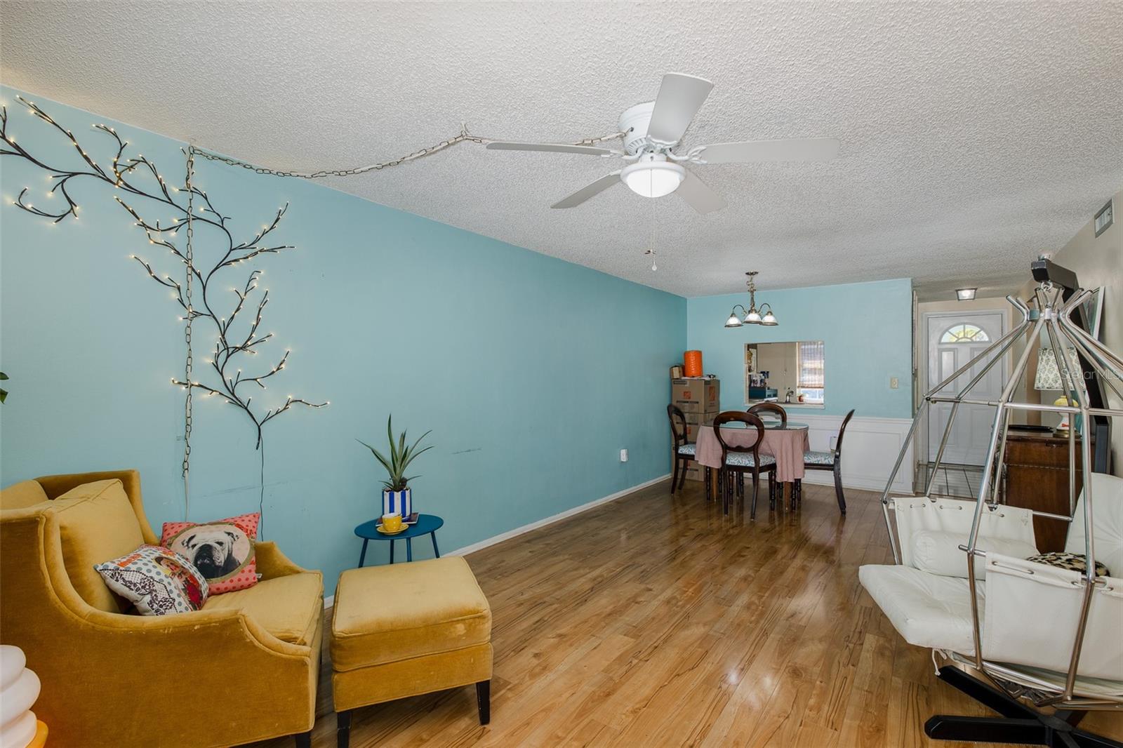 W7879390 Property Photo