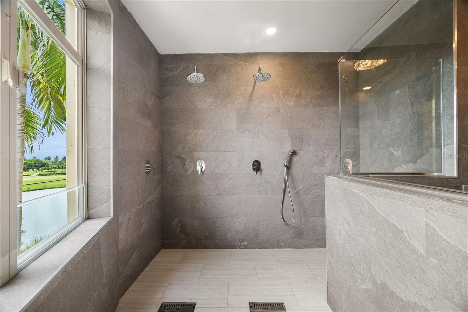 PR9116356 Property Photo