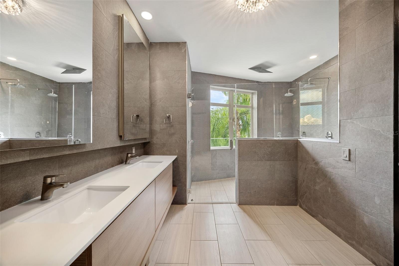 PR9116356 Property Photo