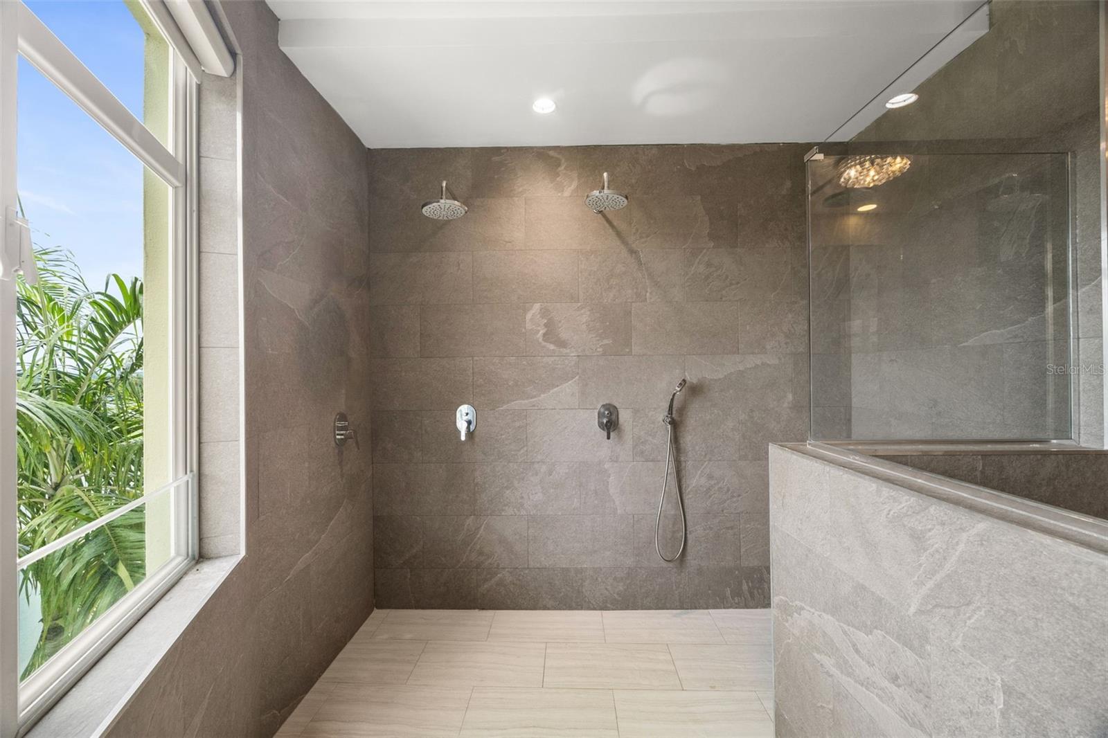 PR9116356 Property Photo