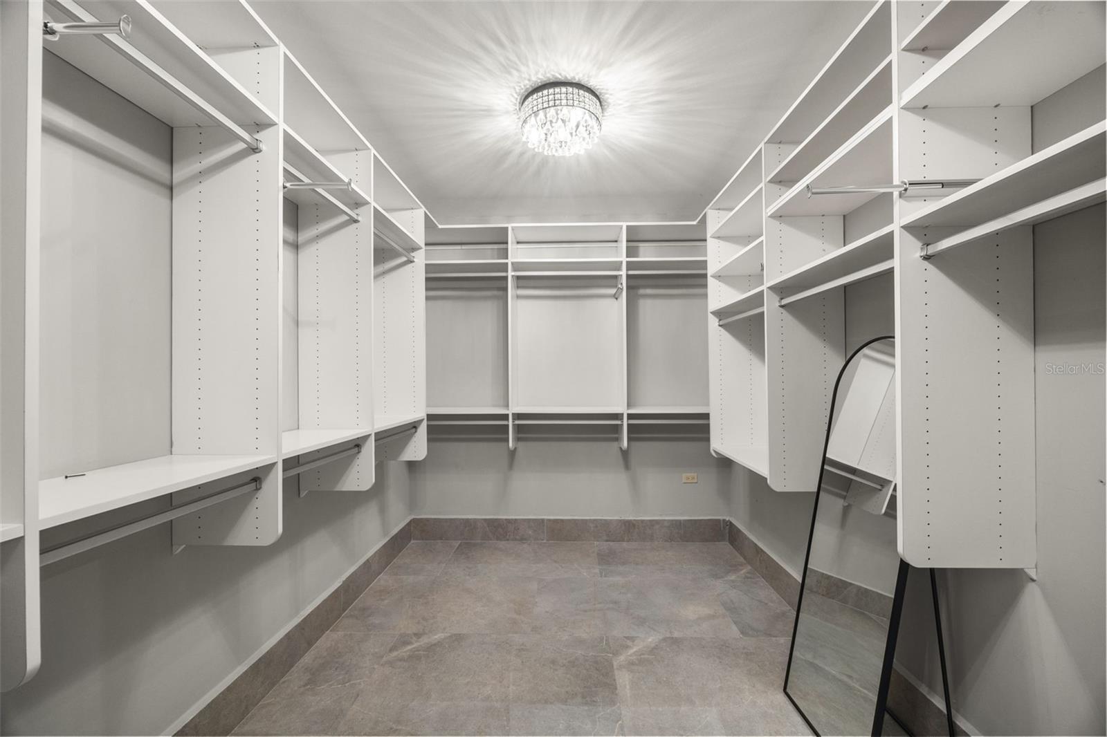 PR9116356 Property Photo