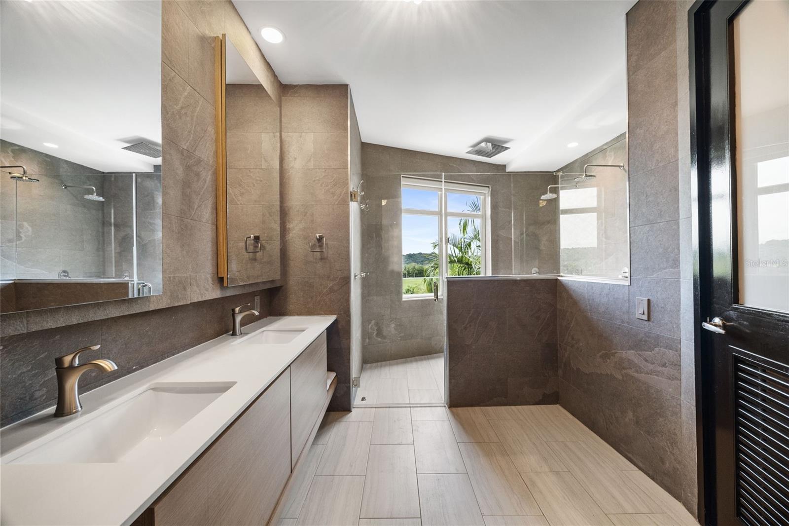 PR9116356 Property Photo