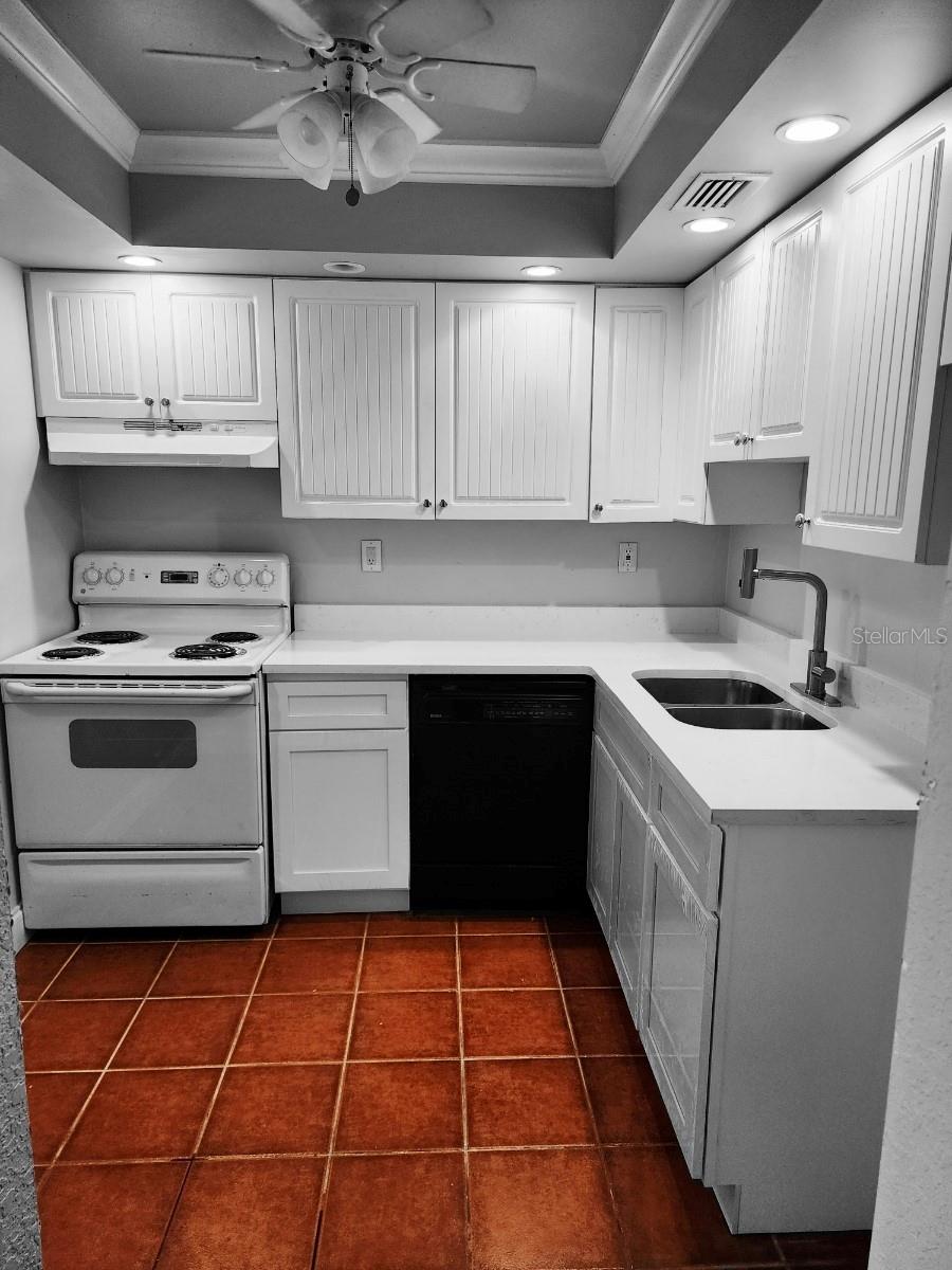 O6348366 Property Photo