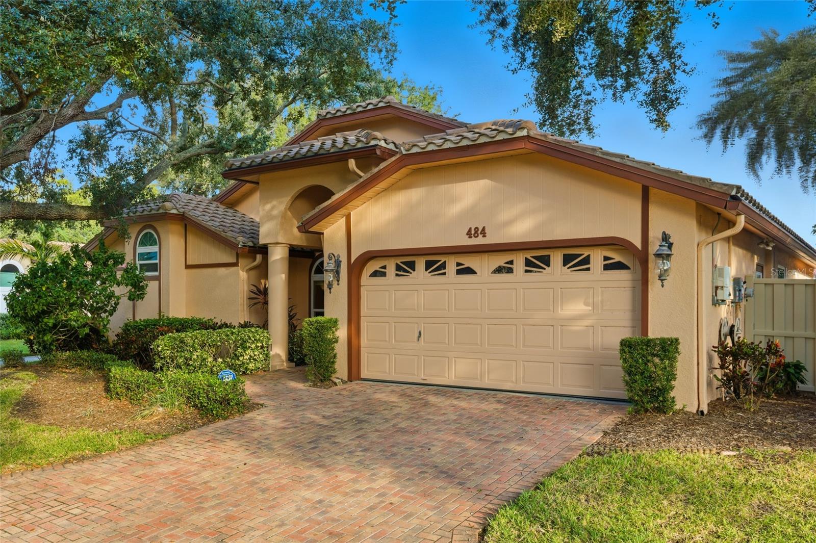 484 AVILA CIR NE, ST PETERSBURG, FL, 33703