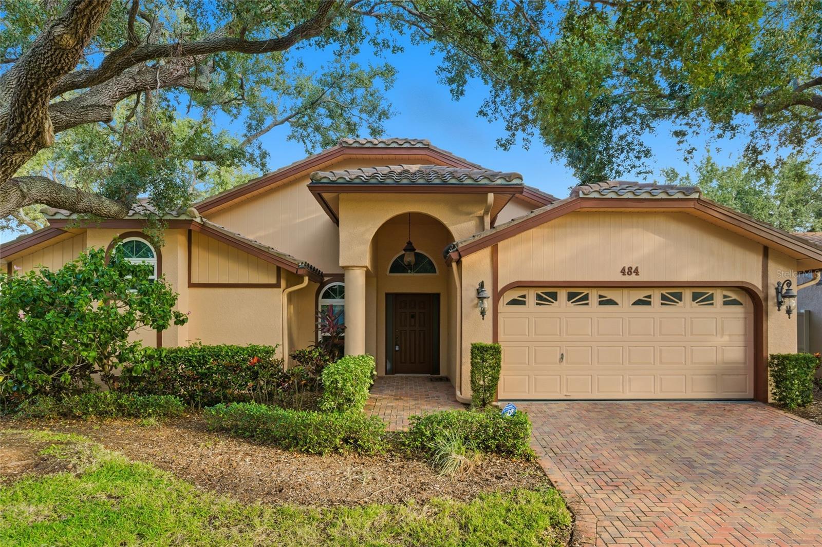 484 AVILA CIR NE, ST PETERSBURG, FL, 33703