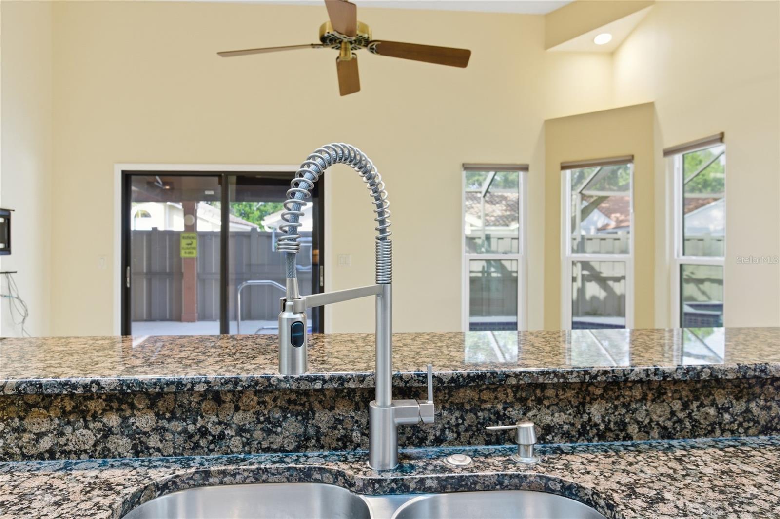 484 AVILA CIR NE, ST PETERSBURG, FL, 33703