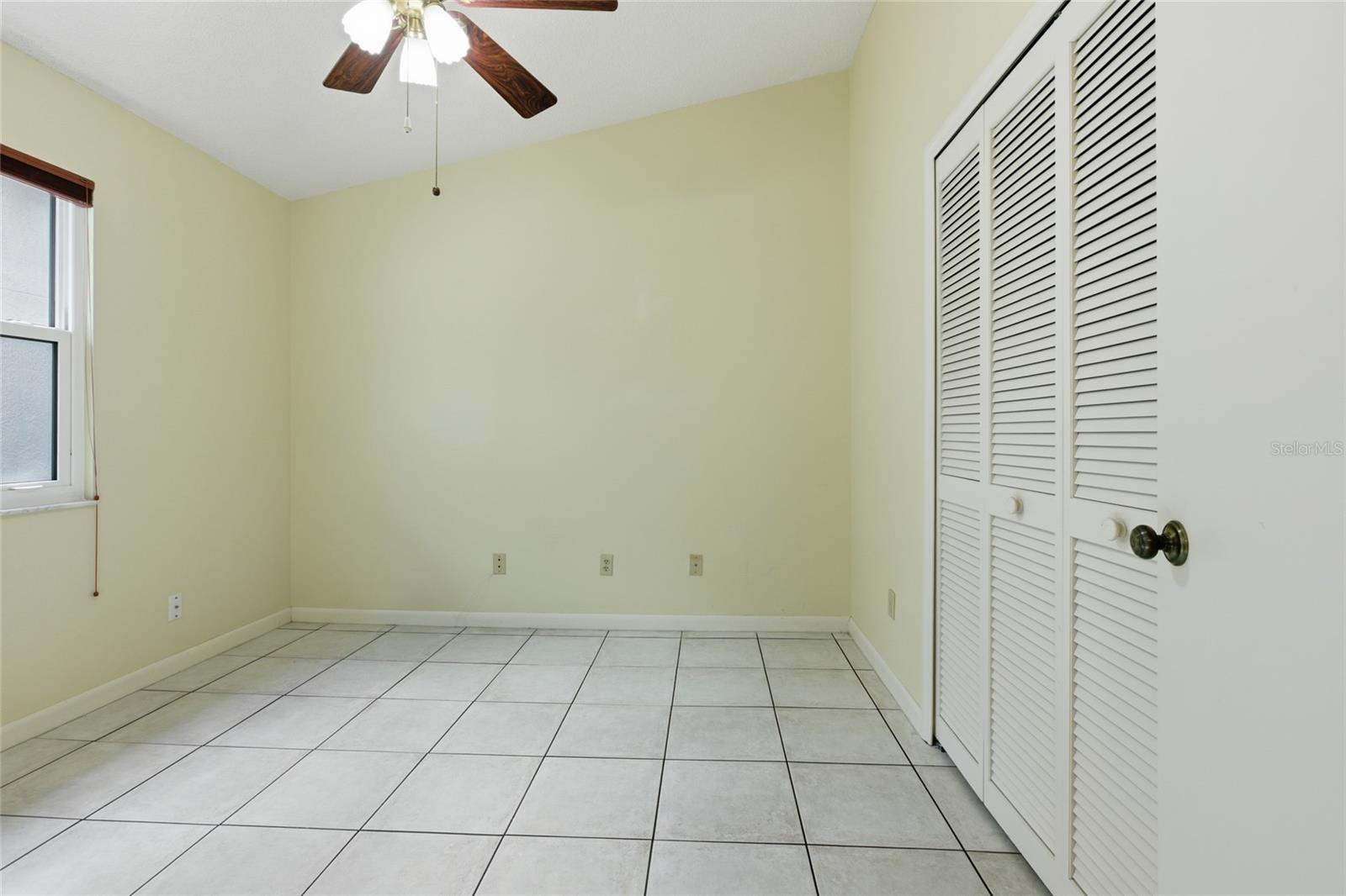 484 AVILA CIR NE, ST PETERSBURG, FL, 33703