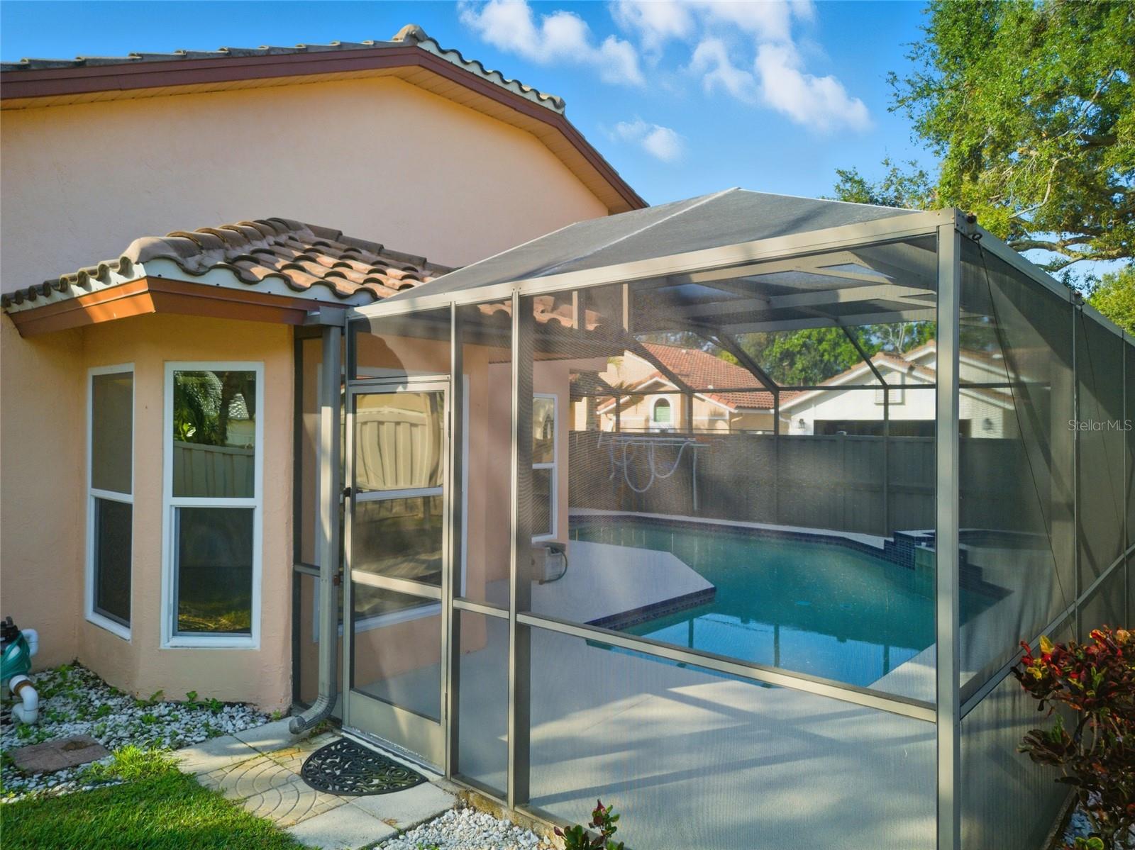 484 AVILA CIR NE, ST PETERSBURG, FL, 33703