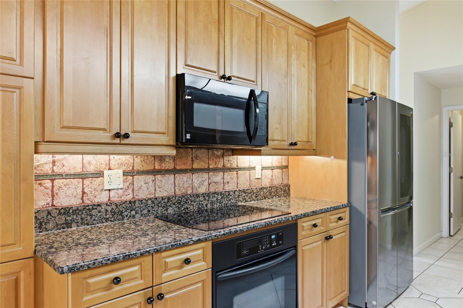 484 AVILA CIR NE, ST PETERSBURG, FL, 33703