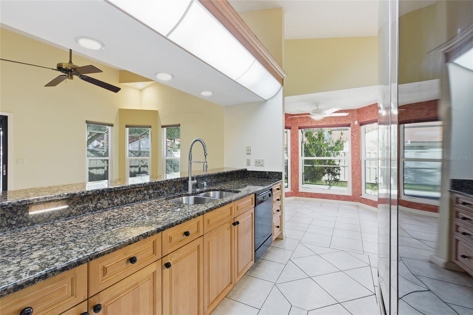 484 AVILA CIR NE, ST PETERSBURG, FL, 33703