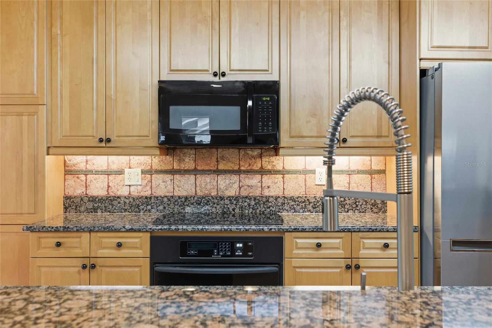 484 AVILA CIR NE, ST PETERSBURG, FL, 33703