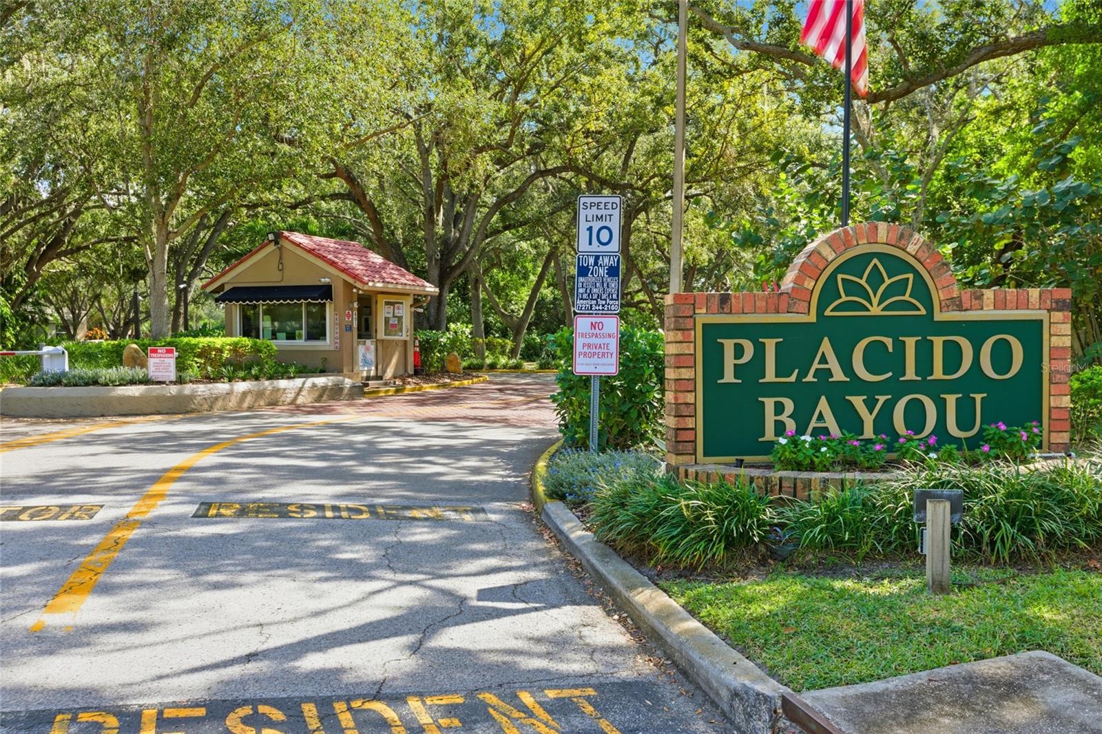 484 AVILA CIR NE, ST PETERSBURG, FL, 33703