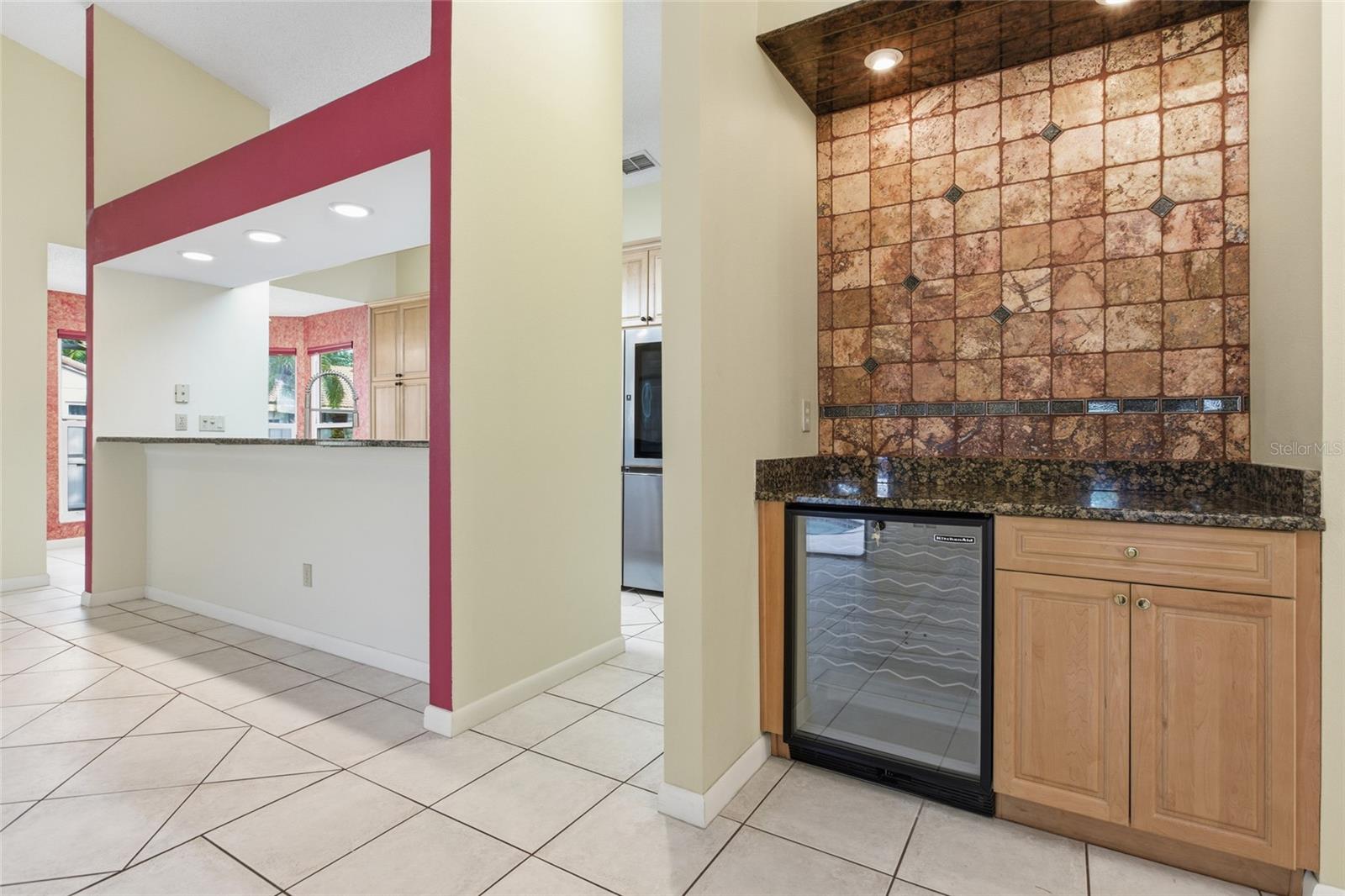 484 AVILA CIR NE, ST PETERSBURG, FL, 33703