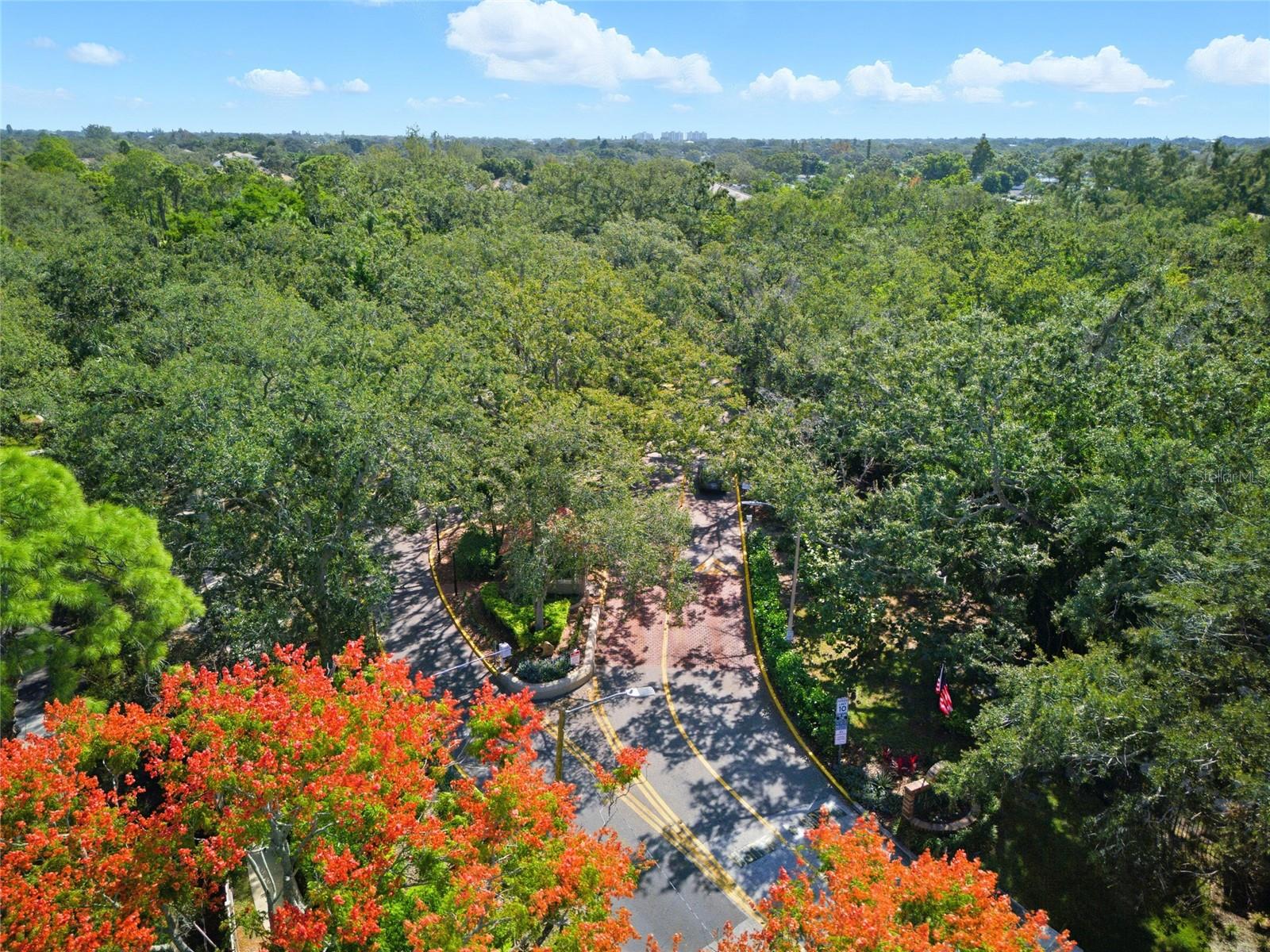 484 AVILA CIR NE, ST PETERSBURG, FL, 33703