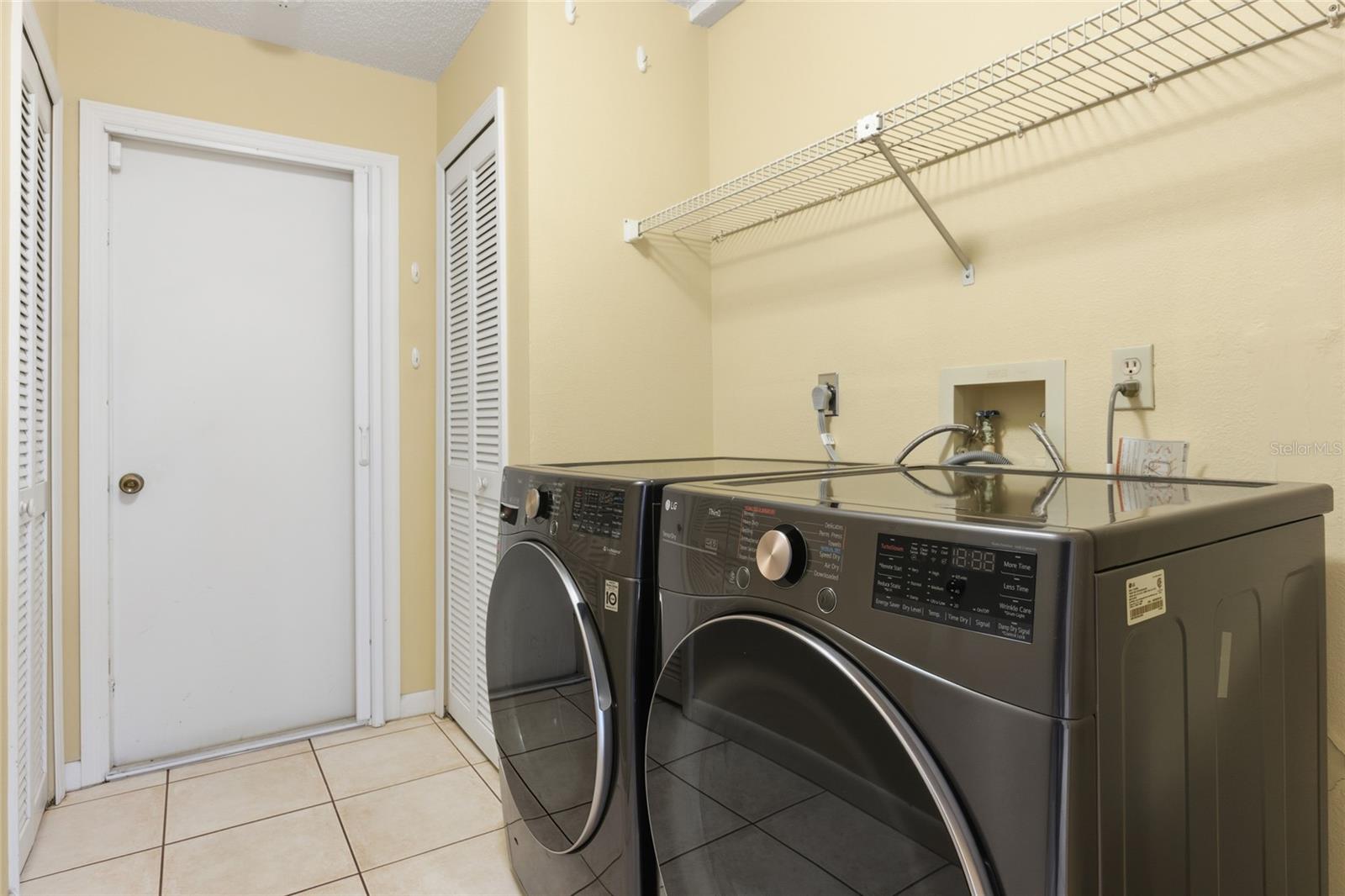 484 AVILA CIR NE, ST PETERSBURG, FL, 33703