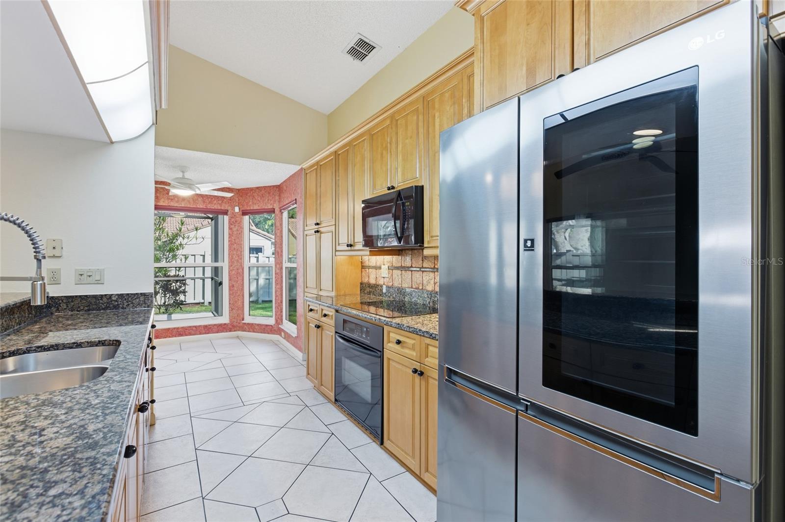 484 AVILA CIR NE, ST PETERSBURG, FL, 33703