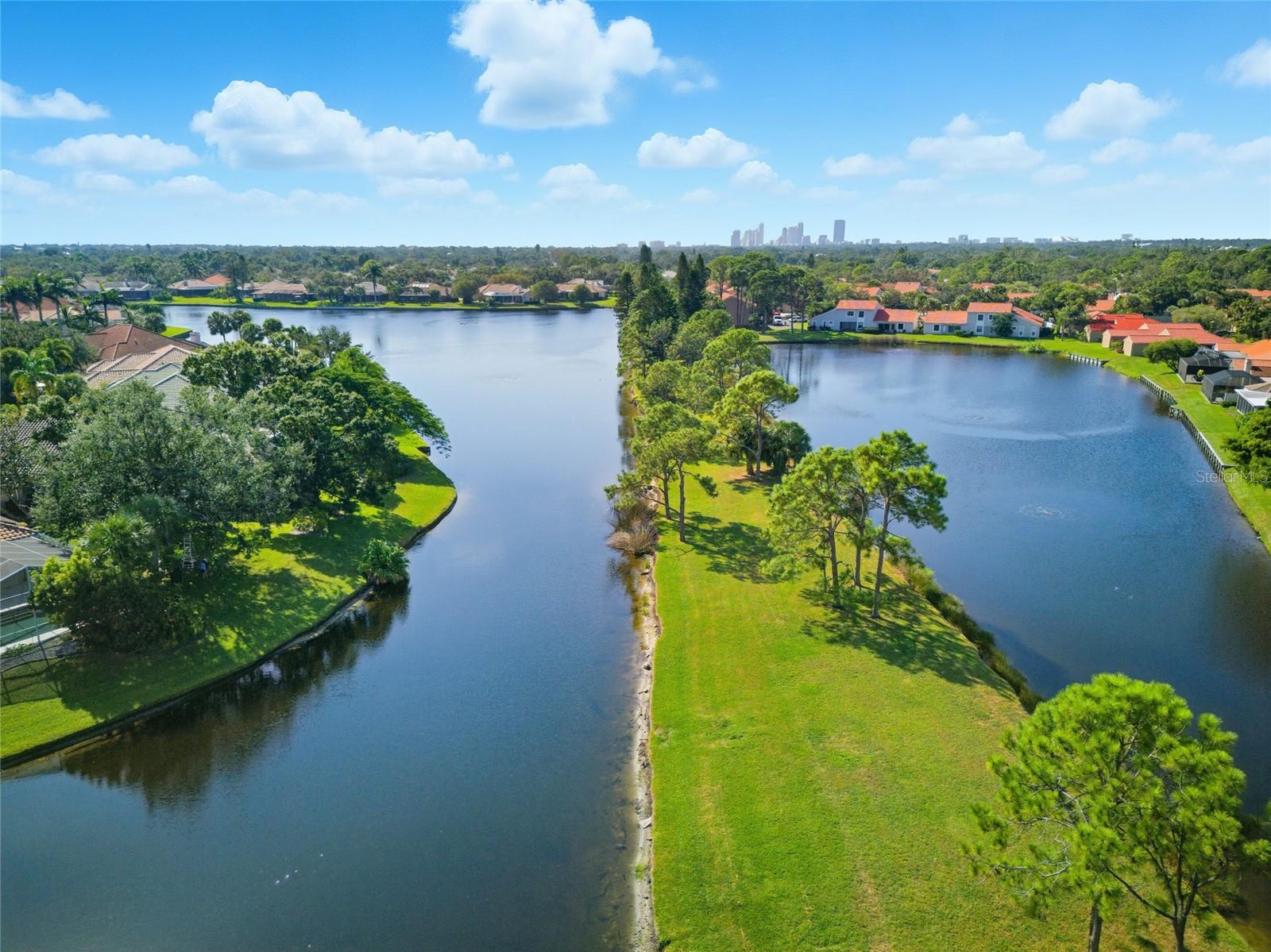 484 AVILA CIR NE, ST PETERSBURG, FL, 33703